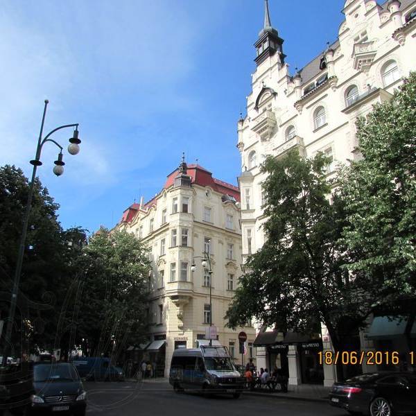 Улица Парижская