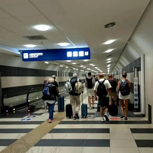 На поезде из аэропорта в Бари и по побережью