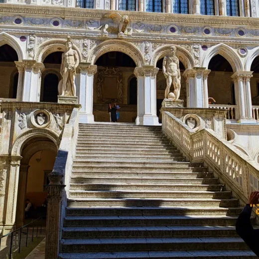 Лестница гигантов Дворца Дожей Венеции