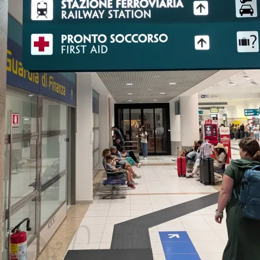 Аэропорт Бари - прилет