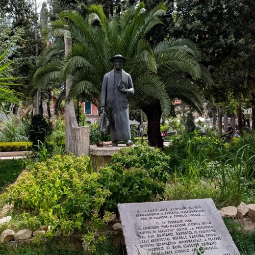 Площадь Плебисцито в Барлетте