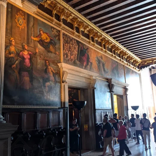 Зал Льяго Дворца Дожей