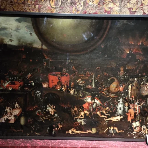 Картины в Зале Кожи