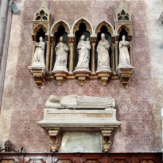 Надгробный памятник дожу Марко Корнаро