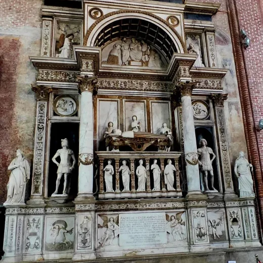 Надгробный памятник дожу Андреа Вендрамину