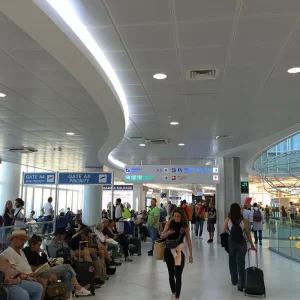 bari-airport-100