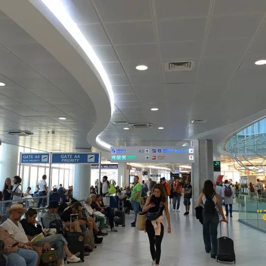Аэропорт Бари - Aeroporto di Bari-Karol Wojtyła, Италия
